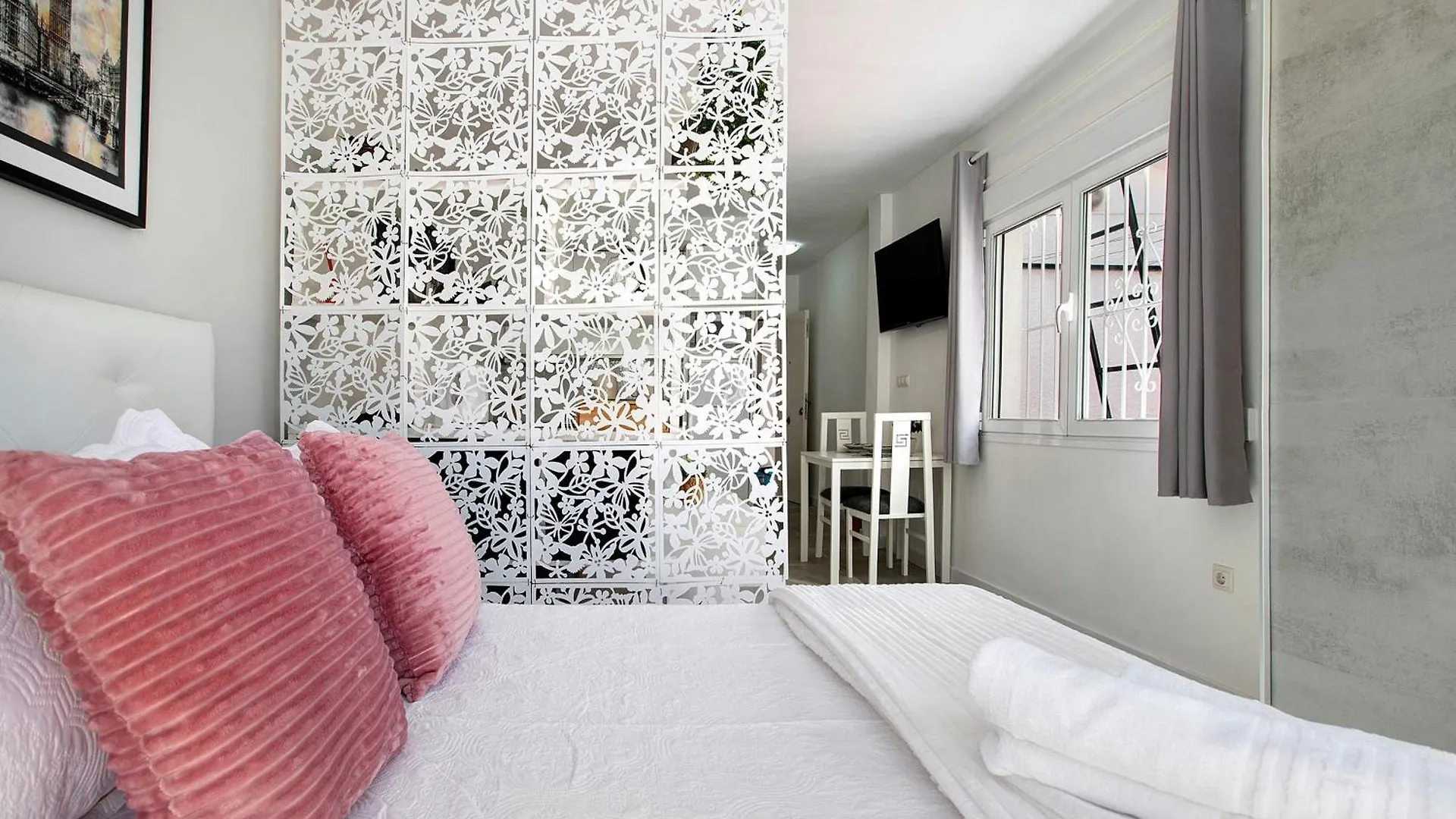 Estudio En La Carihuela Torremolinos 0*,